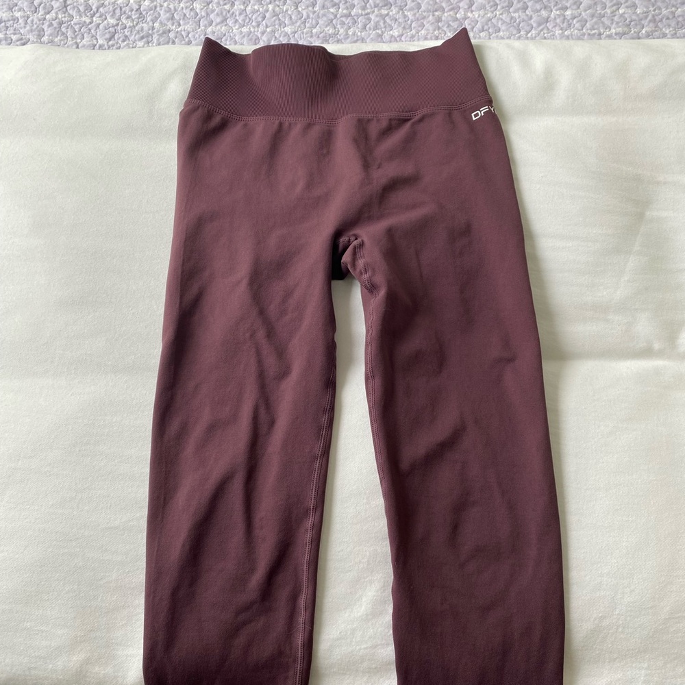 Women's High-Waist Leggings in Plum - Dri-FIT